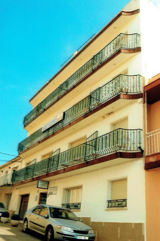 Can Pau Guesthouse Llanca Ngoại thất bức ảnh